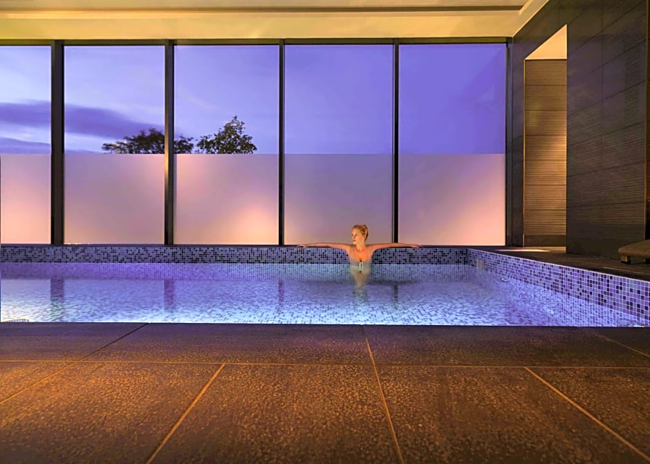 Guildford Harbour Hotel