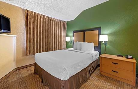 One Bedroom Suite with 1 Queen Bed - Non-Smoking