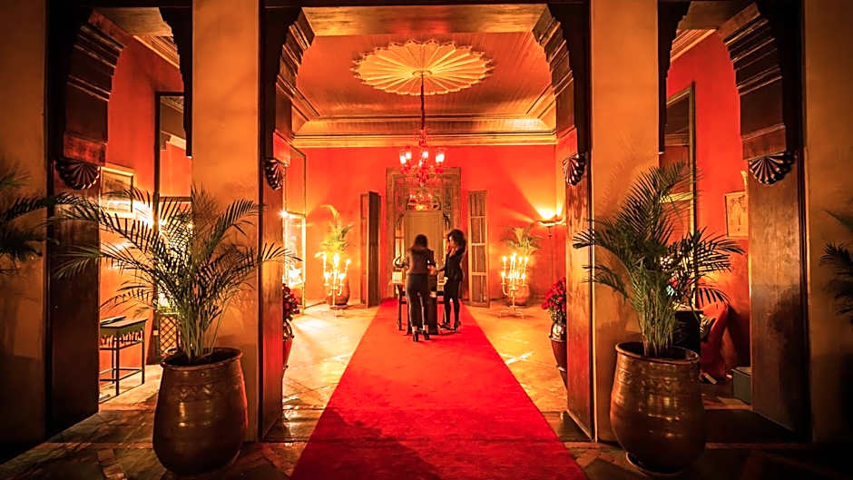 Appartement de prestige climatisé à l'hivernage 400m de la Gare