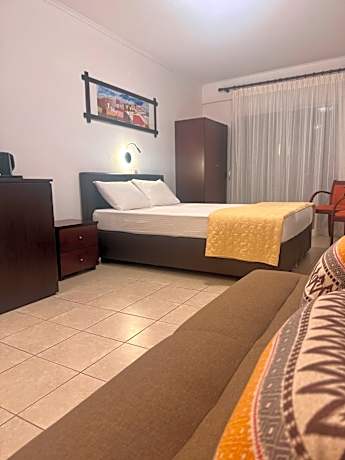 Studio with Spa Bath