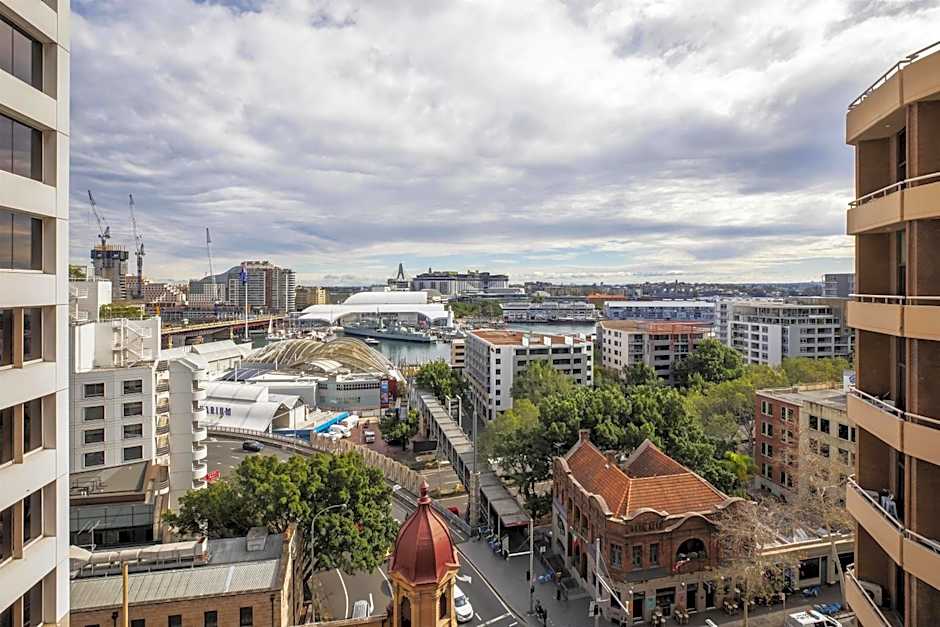 Metro Apartments on King