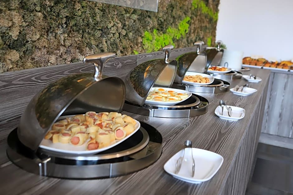 Tiby Hotel