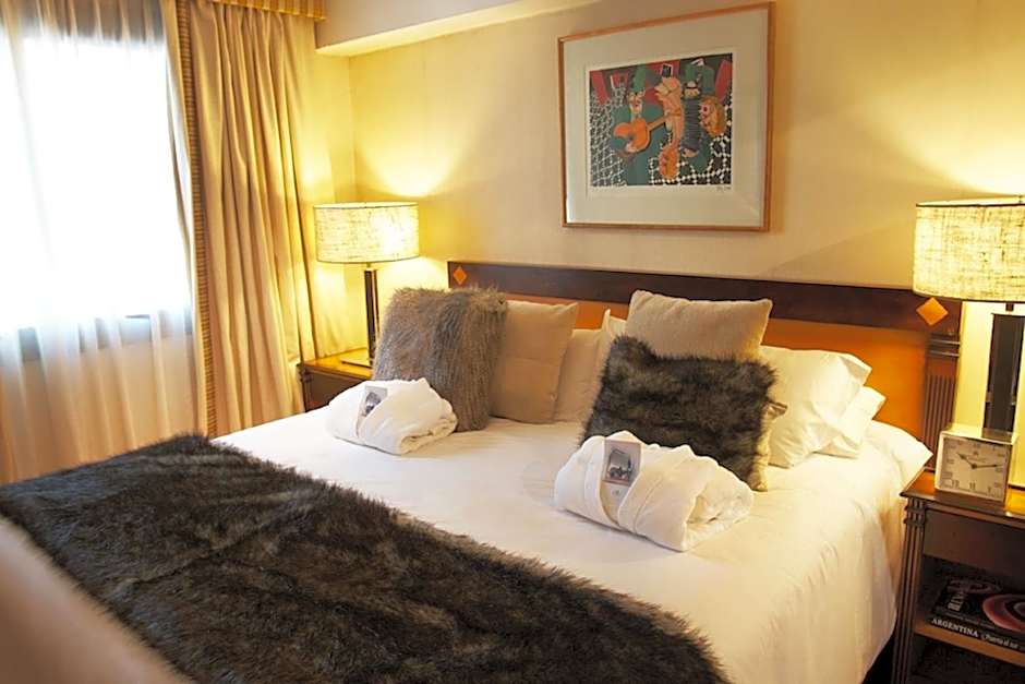 Argenta Tower Hotel & Suites