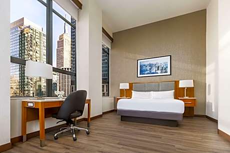 1 King Bed-Penthouse-Balcony-Nonsmoking