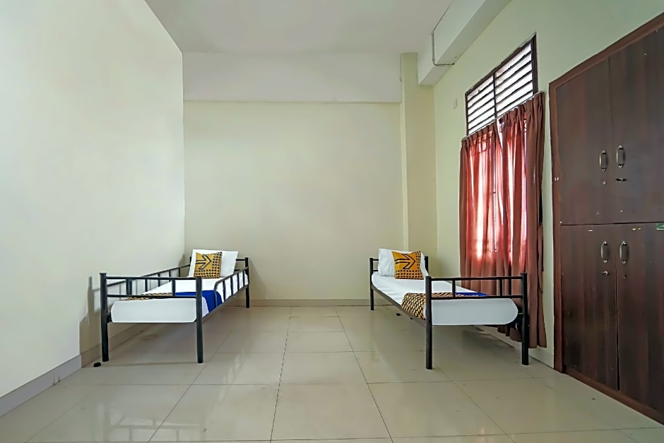 SPOT ON 91956 Kost Titian Zaman