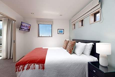 One-Bedroom Apartment with Spa Bath