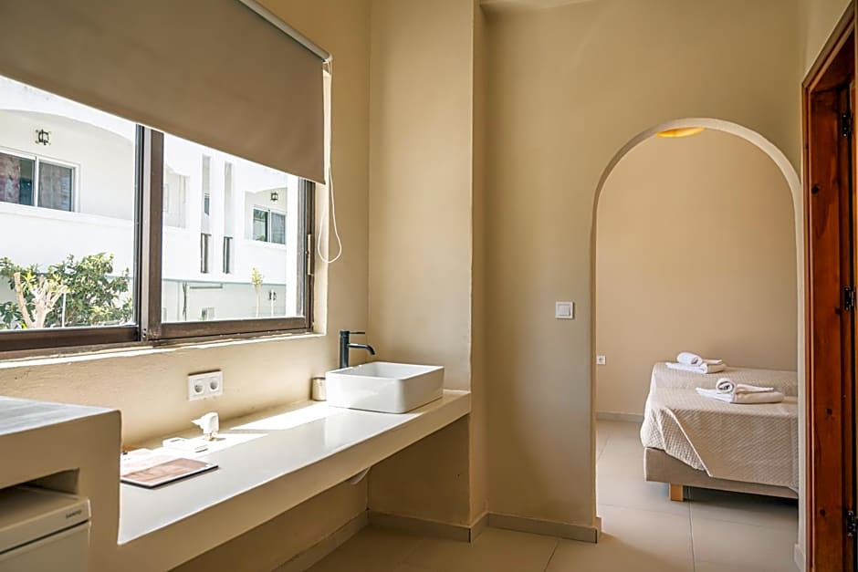 Atma Beach Rooms & Suites