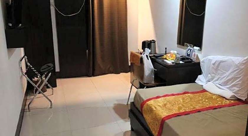 Grand Astoria Hotel