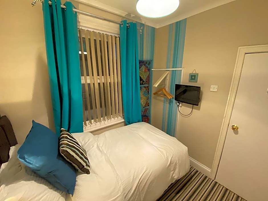 Delovely Hotel