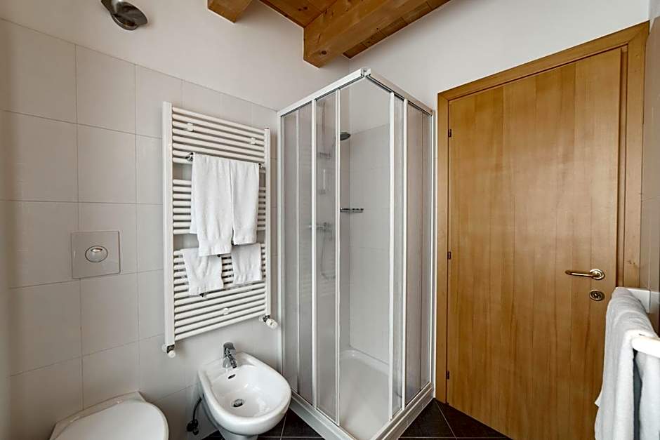 Al Bivio - Hotel & Apartments