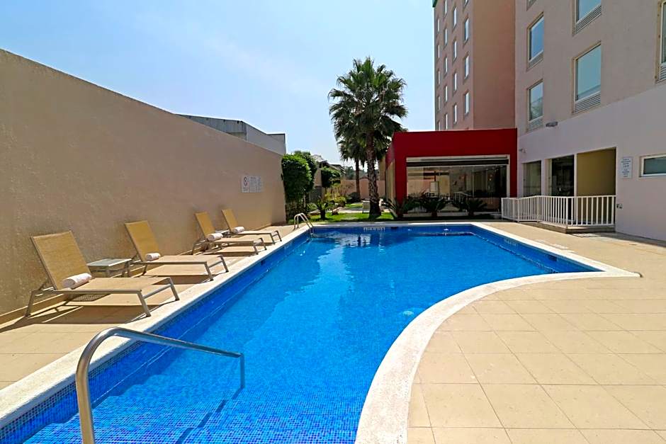 Holiday Inn Express & Suites Guadalajara Aeropuerto By IHG