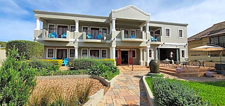 Mandyville Hotel