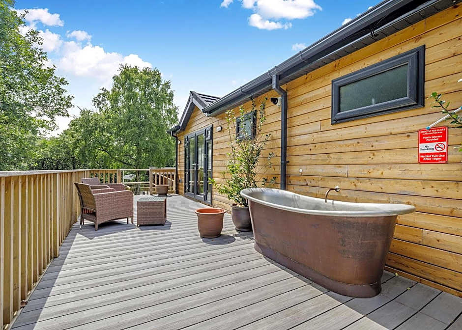 Charlesworth Lodges