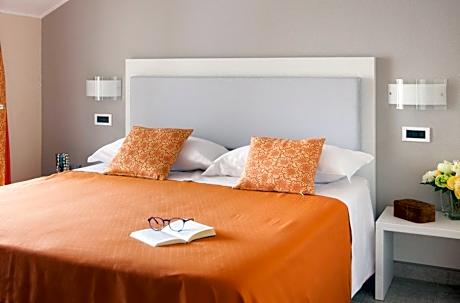 One-Bedroom Apartment (4 Adults)