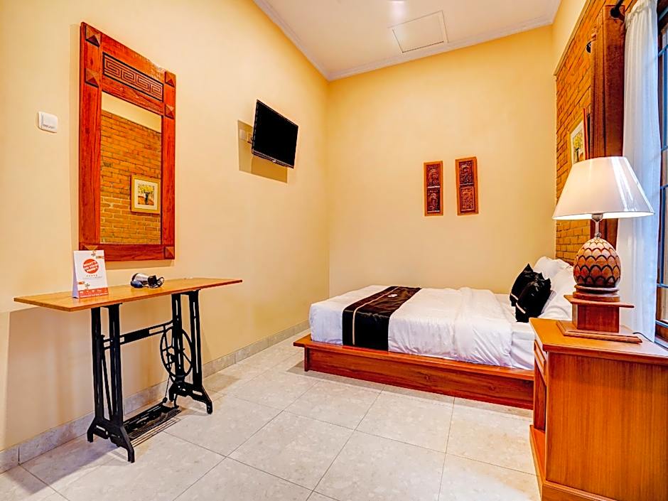 Collection O 90265 Cempoko Mulyo Homestay Syariah