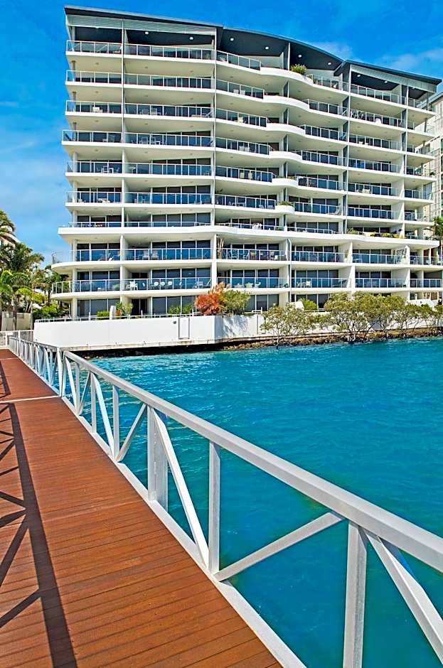 Waves Maroochy River