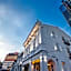 White Mansion Georgetown (Self check-in)