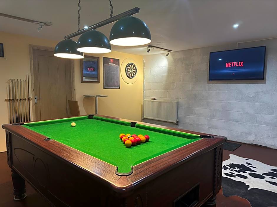 The Carpenters Arms Rooms in Broadway, Laugharne