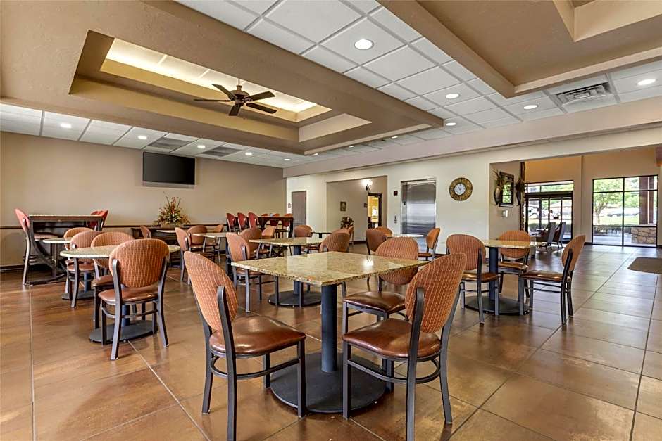 Best Western Plus Cimarron Hotel & Suites
