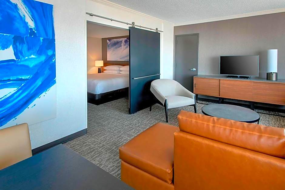 Newark Liberty International Airport Marriott
