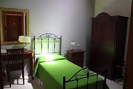 Single Room with Skylight