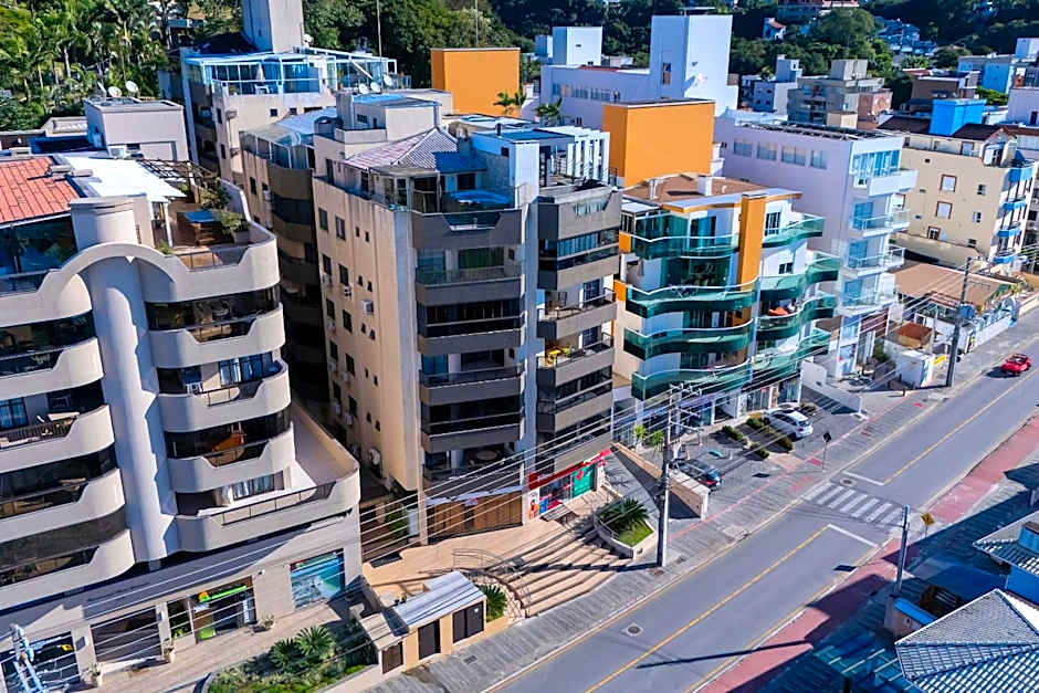 A02 - Estrela do Mar 403 A - Centro de Bombinhas - 30m do mar - Ótima localização