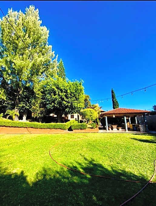 Residencia estilo Californiana Jardín de los Soles