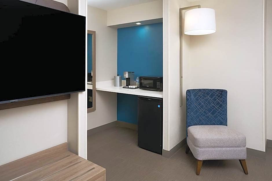 Holiday Inn Express Hotel & Suites Kendall East-Miami By IHG