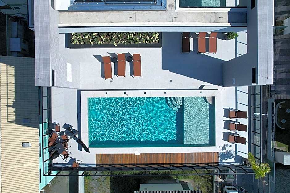 Adra 306 - Excelente Cobertura Duplex - Centro/Bombinhas- Rooftop com Piscina - À poucos metros da praia - (Consultar serviços de roupas de cama e banho)