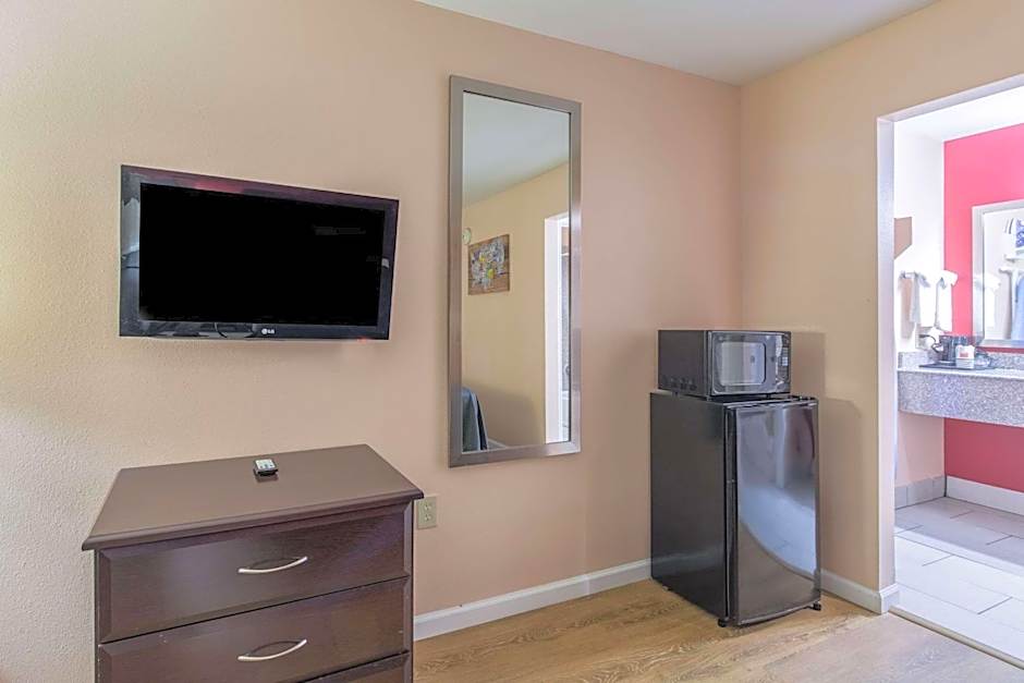 Quality Inn & Suites Bridge City/Orange