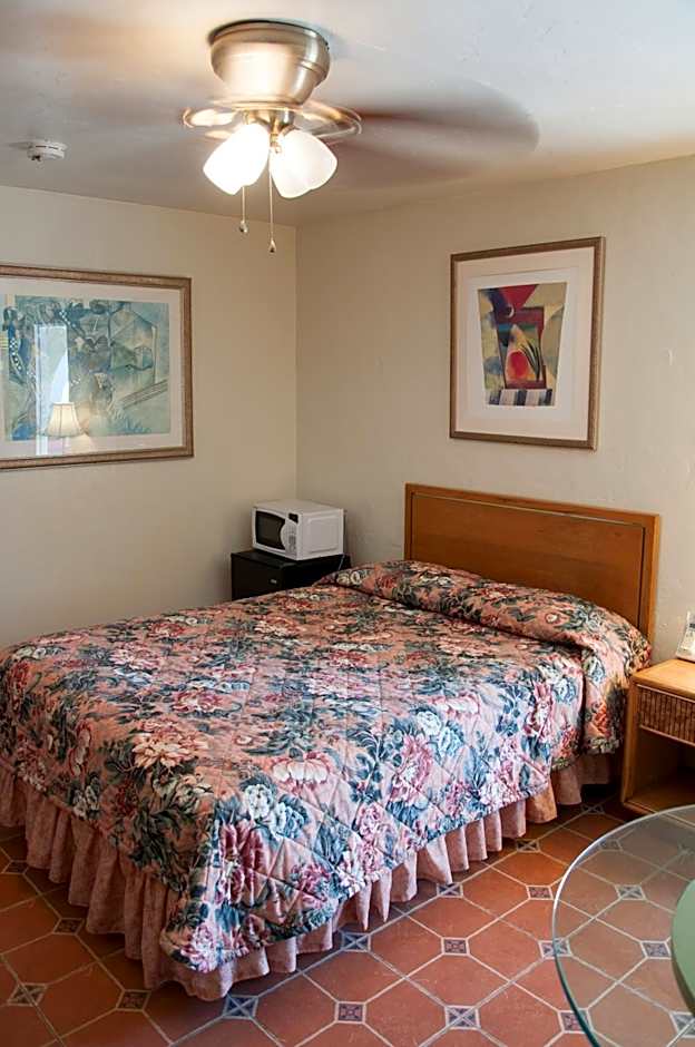 Photo 1 of 4 of Queen Room with Kitchenette