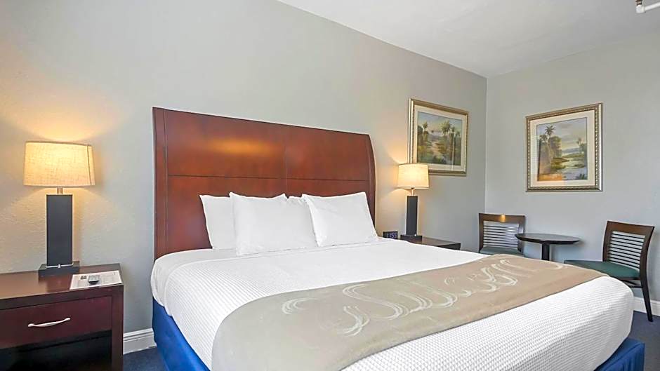 Crystal Bay Historic Hotel