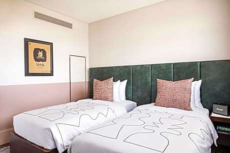 Cozy Room with 2 twin Beds