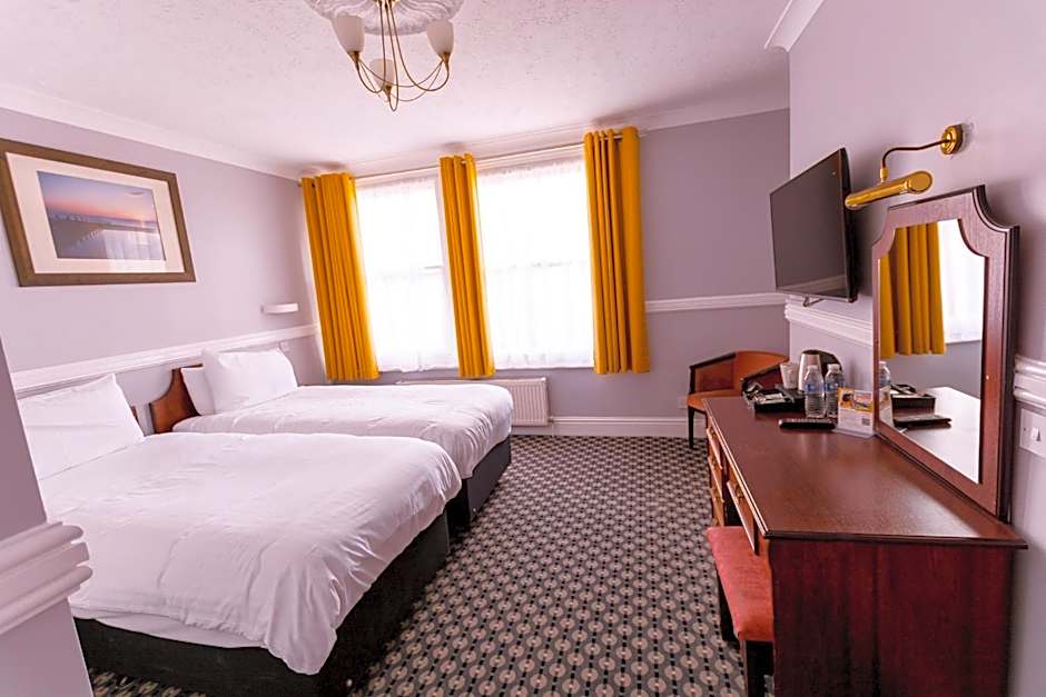 San Clu Hotel, Bar & Brasserie