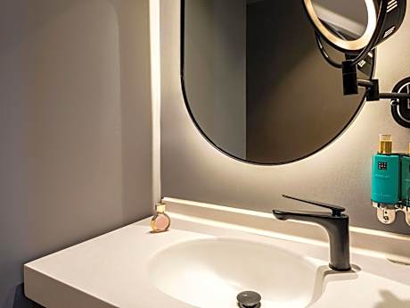 Superior King Room - Disability Acess