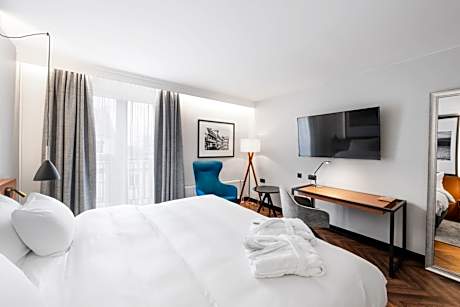 Privilege Room With A Queen Bed