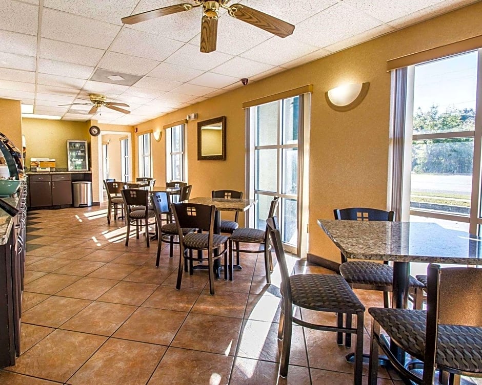 Quality Inn & Suites near Panama City Beach
