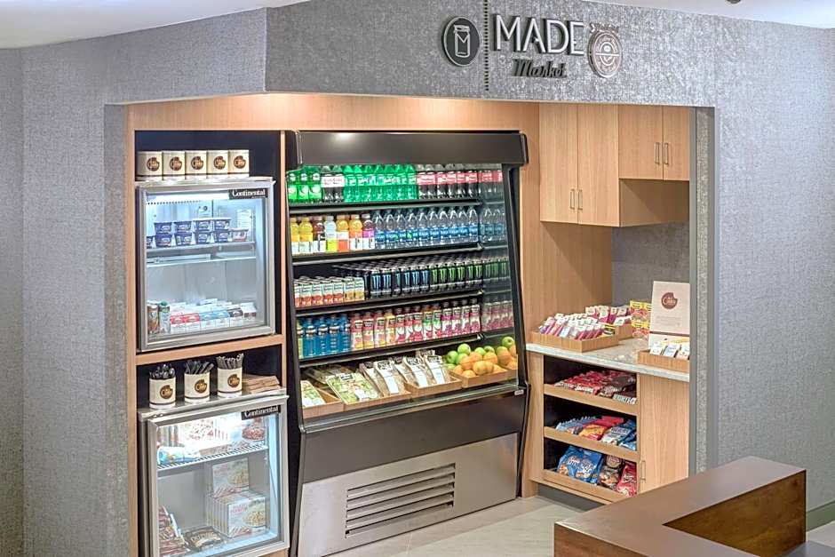 DoubleTree by Hilton Rockland, MA