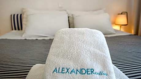 Caldera Mare Suite with Hot Tub