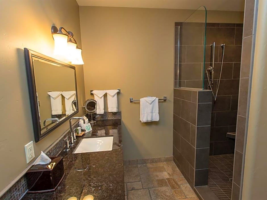 Columbia Cliff Villas