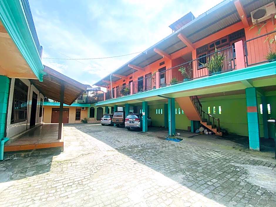 Hotel Gerung 1 near Alun Alun Nganjuk Mitra RedDoorz