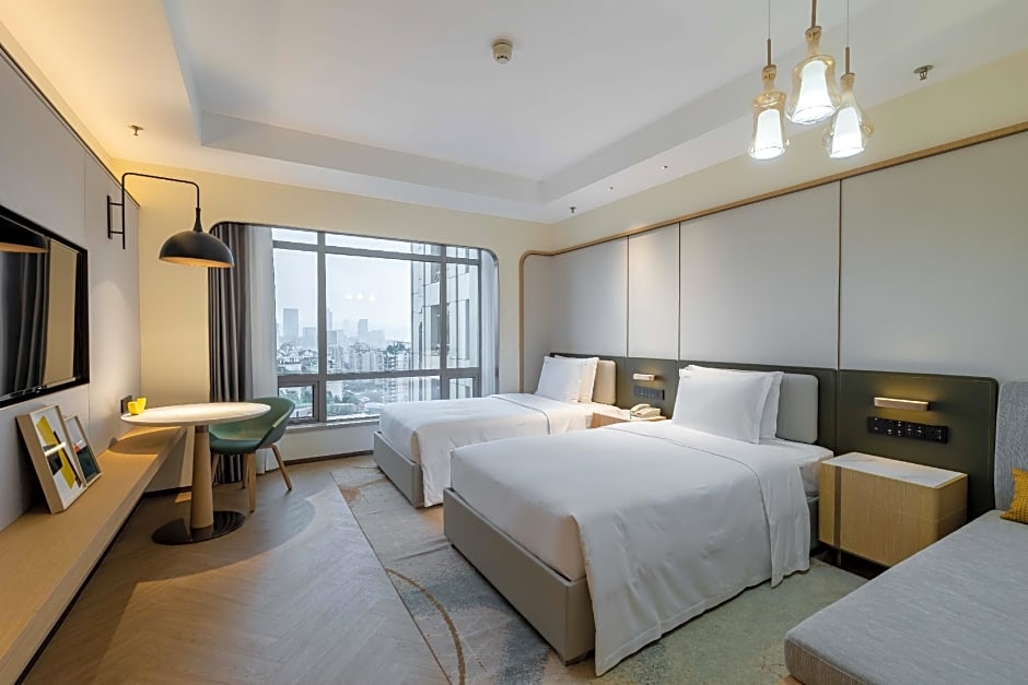 Holiday Inn Chongqing Guanyinqiao By IHG