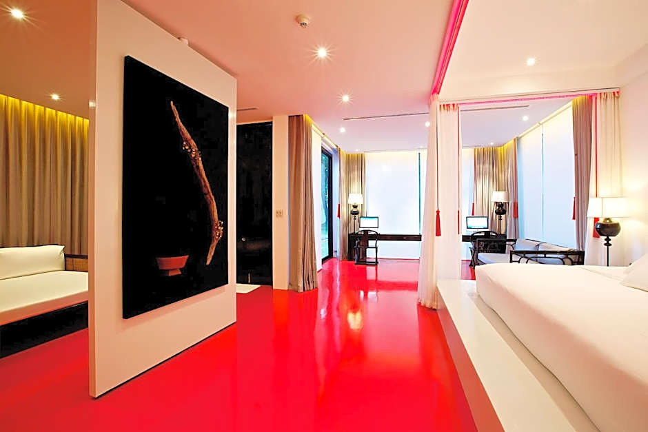 Photo 1 of 4 of Executive Suite