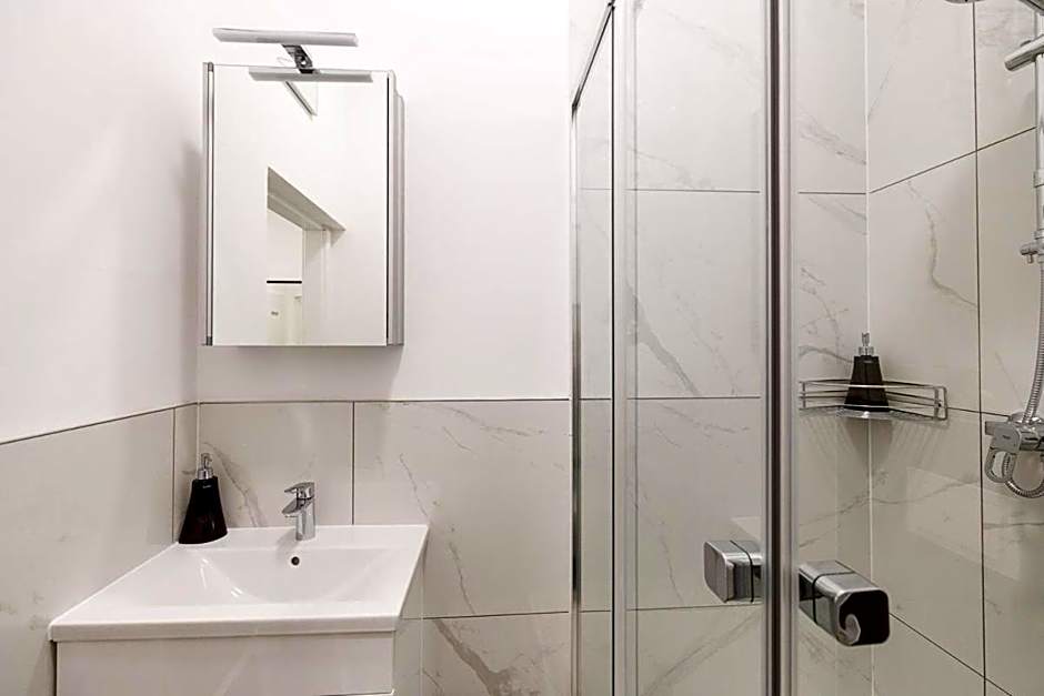 Central City Style Rooms by Home2