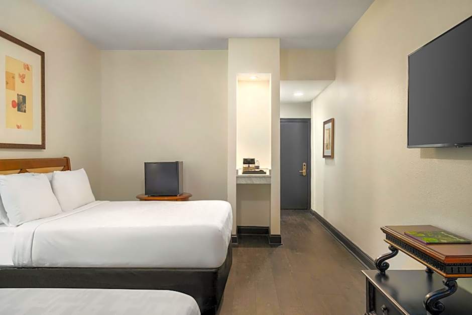 Le Richelieu Hotel in the French Quarter