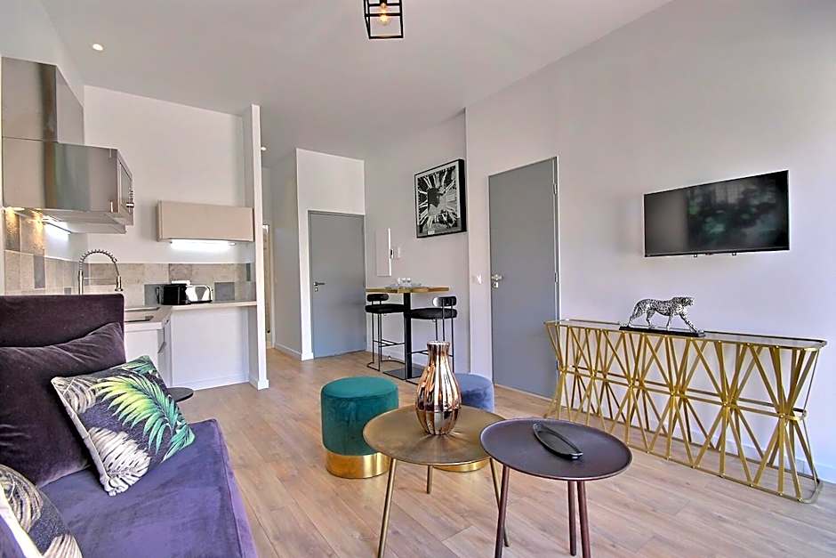 LES TOITS DU VIEUX-PORT