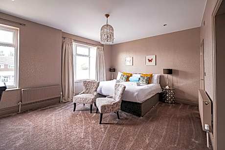 Superior-Double or Twin-Ensuite-Street View