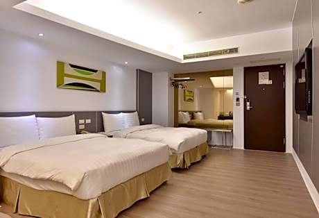 Family Room (4 Adults)