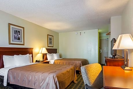 2 Double Beds, Smoking