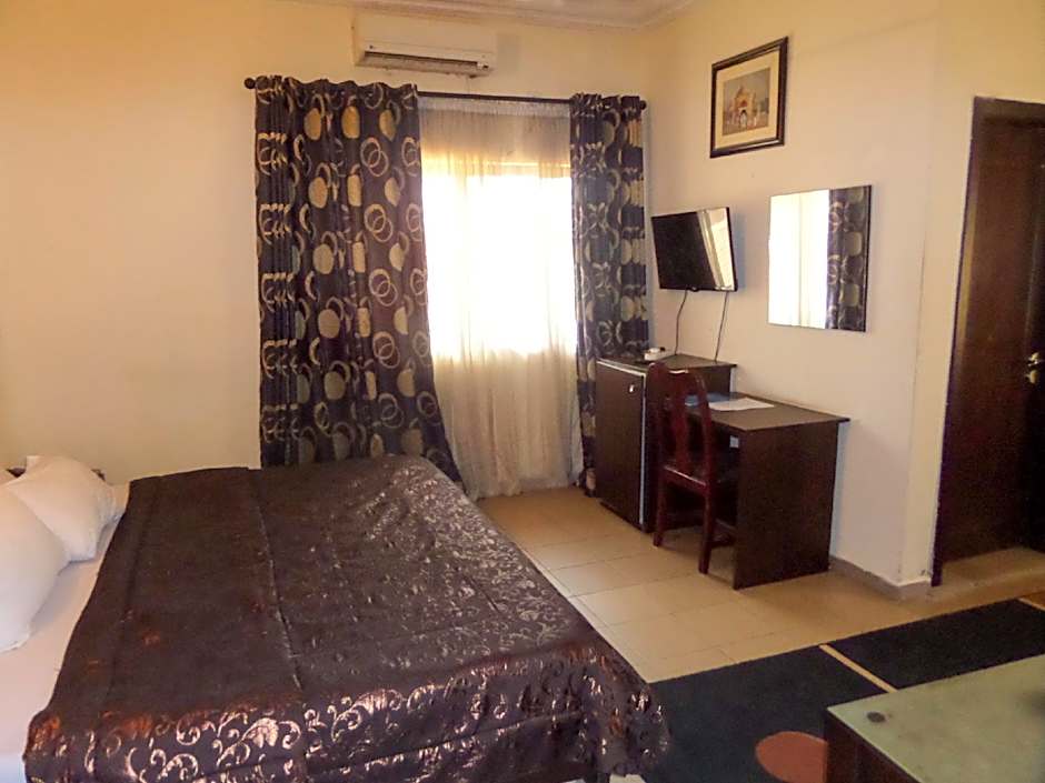 Dreamland Suites